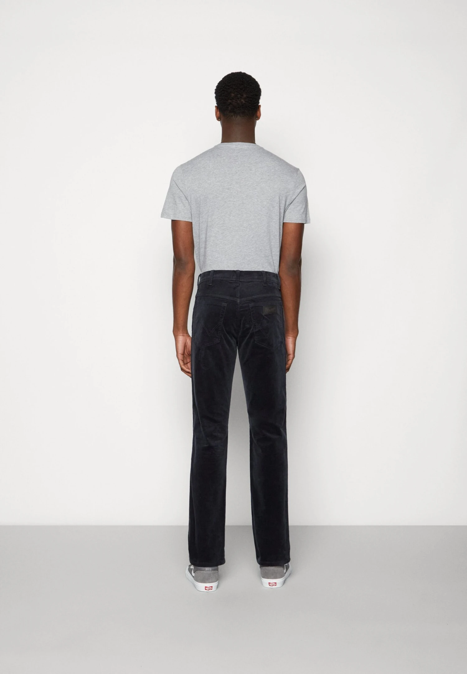 Wrangler Texas Slim CorduroyPantaloniDark Navy Uomo Pantaloni WR122E02F-K11 5 Wrangler Texas Slim CorduroyPantaloniDark Navy Uomo Pantaloni WR122E02F-K11 - immagine 3