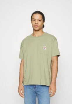 Wrangler Casey Jones Pocket TeeT-Shirt BasicTea Leaf Uomo T-shirt E Polo WR122O07A-M11