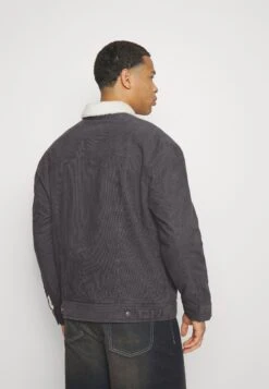 Wrangler Antifit SherpaGiacca InvernaleFaded Black Uomo Giacche WR122T03O-Q11 -Wrangler 194e9d0fbf8c4ac5a39ff5042035483d