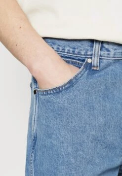 Wrangler ReddingJeans BaggyLight Blue Uomo Jeans WR122G097-K21 -Wrangler 1f7153b317634d42b05a703df1d32bb9