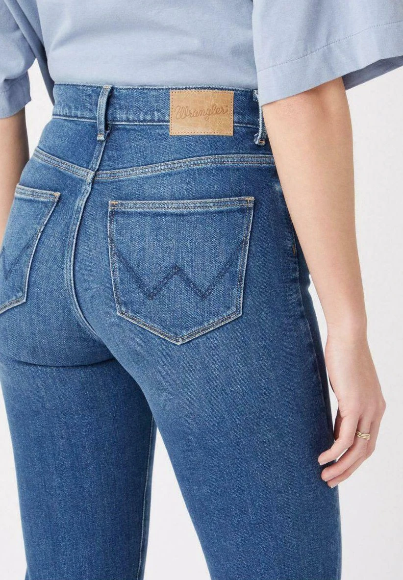 Wrangler Jeans A Sigaretta - Airblue 7 Wrangler Jeans A Sigaretta - Airblue - immagine 5