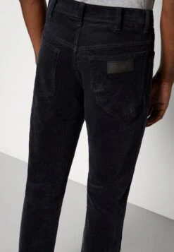 Wrangler Texas Slim CorduroyPantaloniDark Navy Uomo Pantaloni WR122E02F-K11 13 Wrangler Texas Slim CorduroyPantaloniDark Navy Uomo Pantaloni WR122E02F-K11 -Wrangler 2e805196494f49cea6dd13df56f954e2