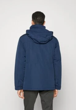 Wrangler Bodyguard JacketGiacca InvernaleNavy Uomo Giacche WR122T04G-K11 -Wrangler 2e906a7ac0e34573b5a47e847fd0d271