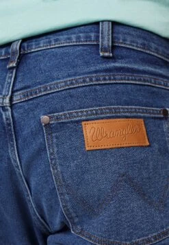 Wrangler GreensboroJeans A SigarettaSmoke Sea Uomo Jeans WR122G02Y-K57 -Wrangler 32313b82f6f64af1af63487837f7824a