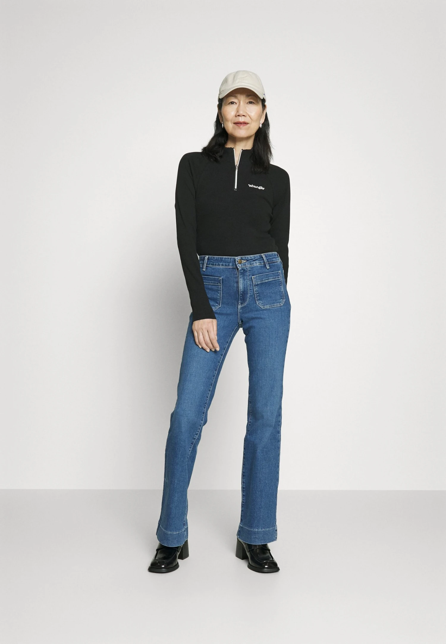 Wrangler Baby TeeMaglioneBlack Donna Maglieria WR121D05W-Q11 4 Wrangler Baby TeeMaglioneBlack Donna Maglieria WR121D05W-Q11 - immagine 2