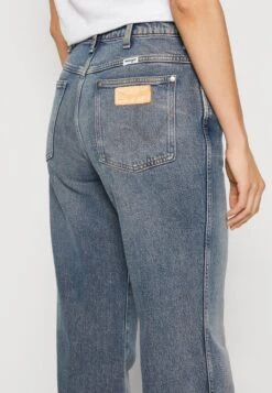 Wrangler WandererJeans A ZampaTainted Mountain Donna Jeans WR121N06U-C11 -Wrangler 40e7963e496a4c70937d83c9864b4786