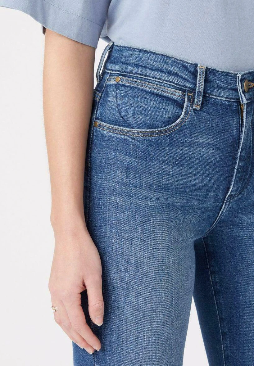 Wrangler Jeans A Sigaretta - Airblue 6 Wrangler Jeans A Sigaretta - Airblue - immagine 4