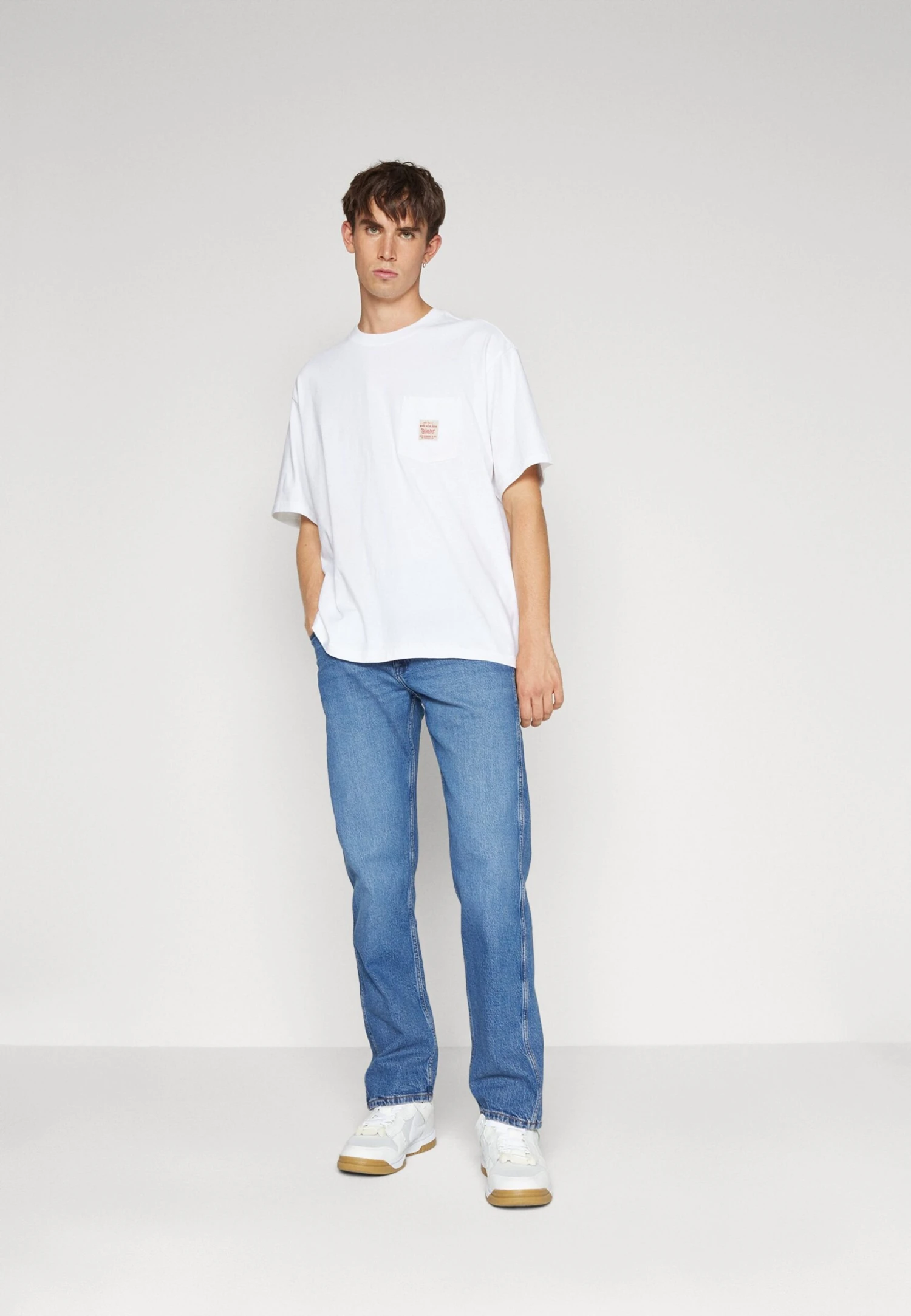 Wrangler FrontierJeans BaggyFull House Uomo Jeans WR122G09M-K16 4 Wrangler FrontierJeans BaggyFull House Uomo Jeans WR122G09M-K16 - immagine 2