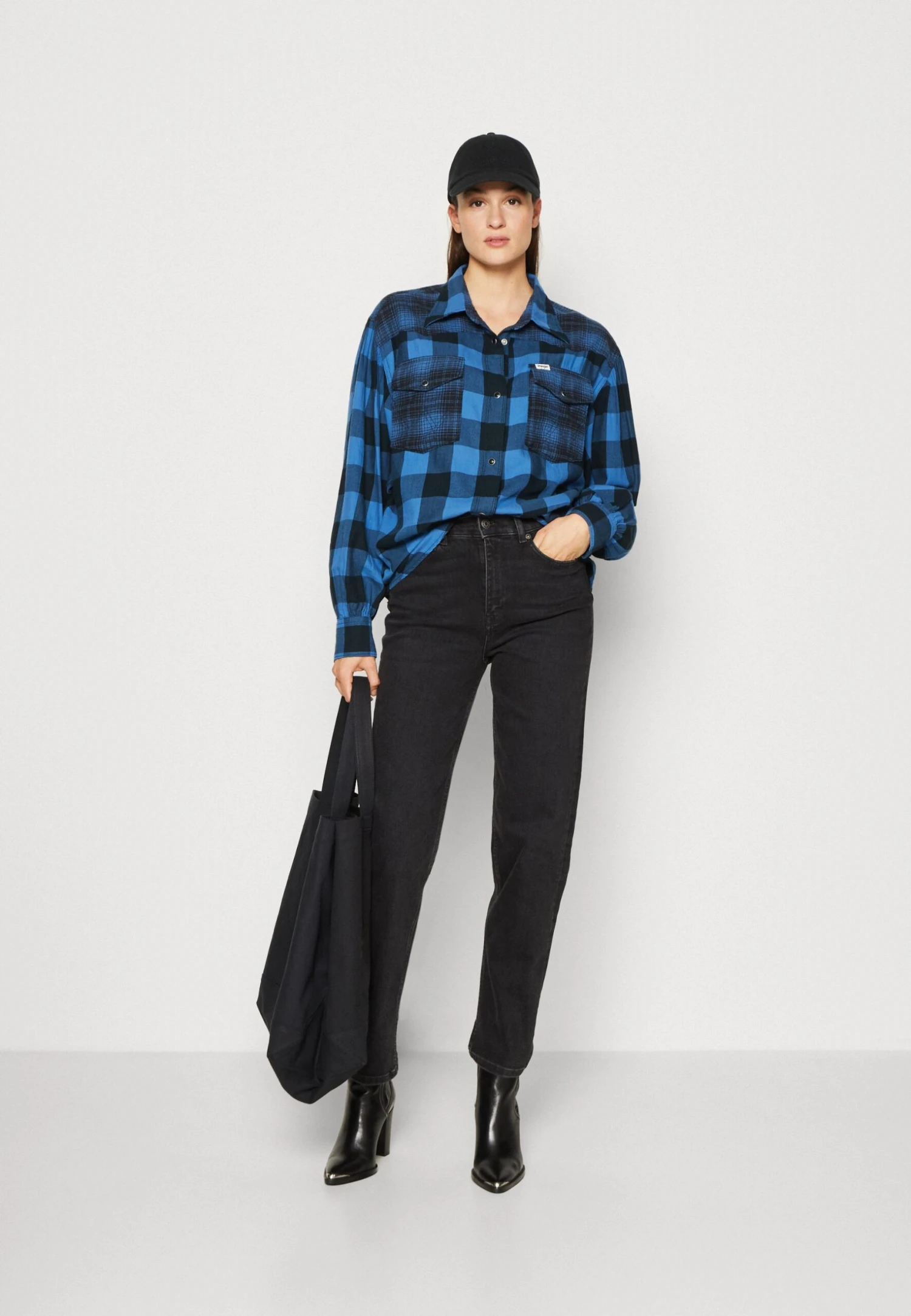 Wrangler Balloon Sleeve ShirtCamiciaFederal Blue Donna Camicie E Bluse WR121E05Z-K11 4 Wrangler Balloon Sleeve ShirtCamiciaFederal Blue Donna Camicie E Bluse WR121E05Z-K11 - immagine 2