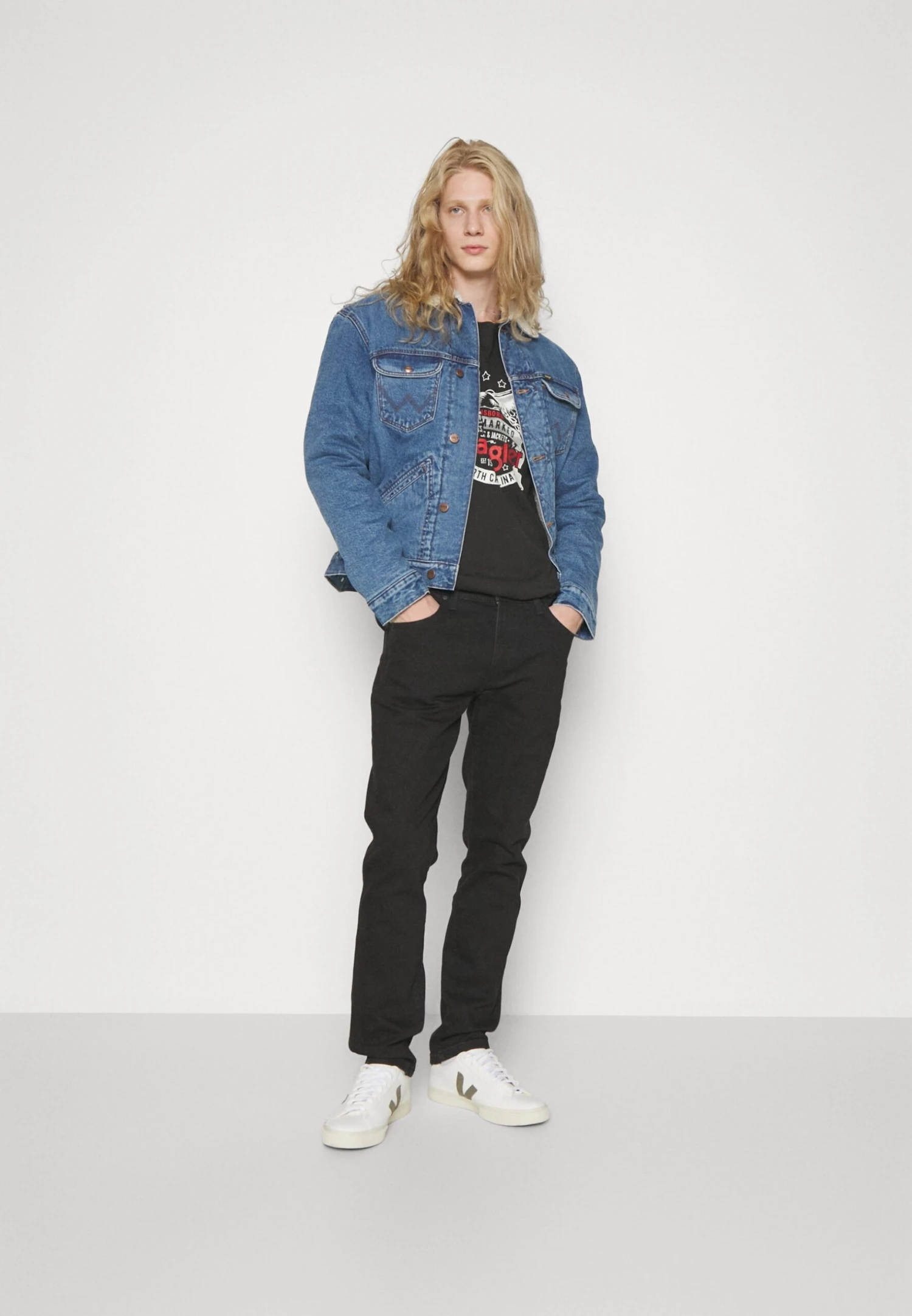 Wrangler Americana TeeT-Shirt Con StampaFaded Black Uomo T-shirt E Polo WR122O064-Q12 4 Wrangler Americana TeeT-Shirt Con StampaFaded Black Uomo T-shirt E Polo WR122O064-Q12 - immagine 2