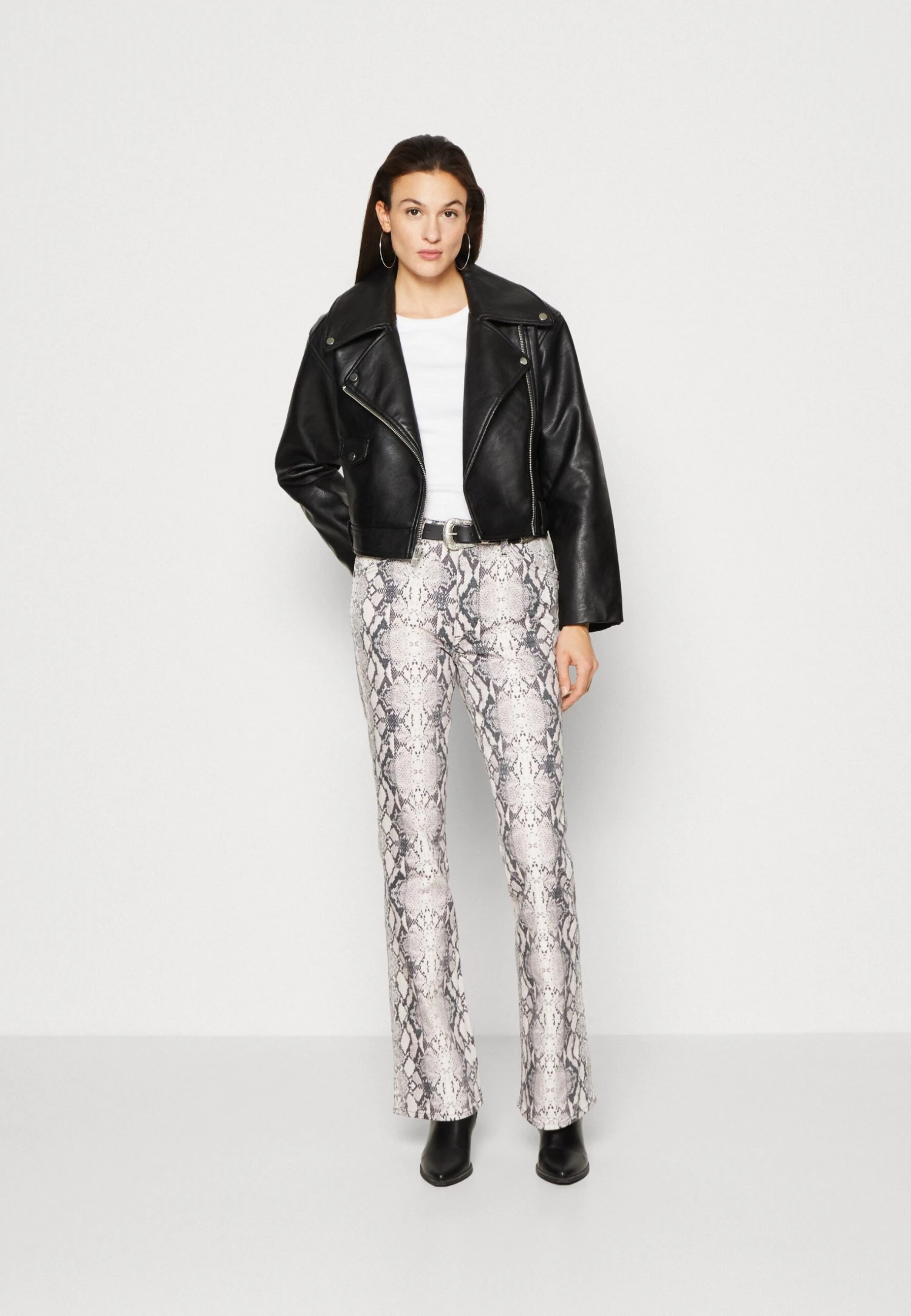 Wrangler Westward - Jeans A Zampa - Pink 4 Wrangler Westward - Jeans A Zampa - Pink - immagine 2