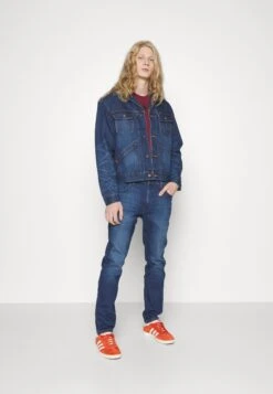 Wrangler RiverJeans A SigarettaFar Away Uomo Jeans WR122G0A5-K14 -Wrangler 8175347722654658958c7f08b038133f