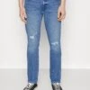 Wrangler Larston - Jeans Slim Fit - Blue Denim 1 Wrangler Larston - Jeans Slim Fit - Blue Denim -Wrangler 89ed51a318544603aea365f1110e65b3