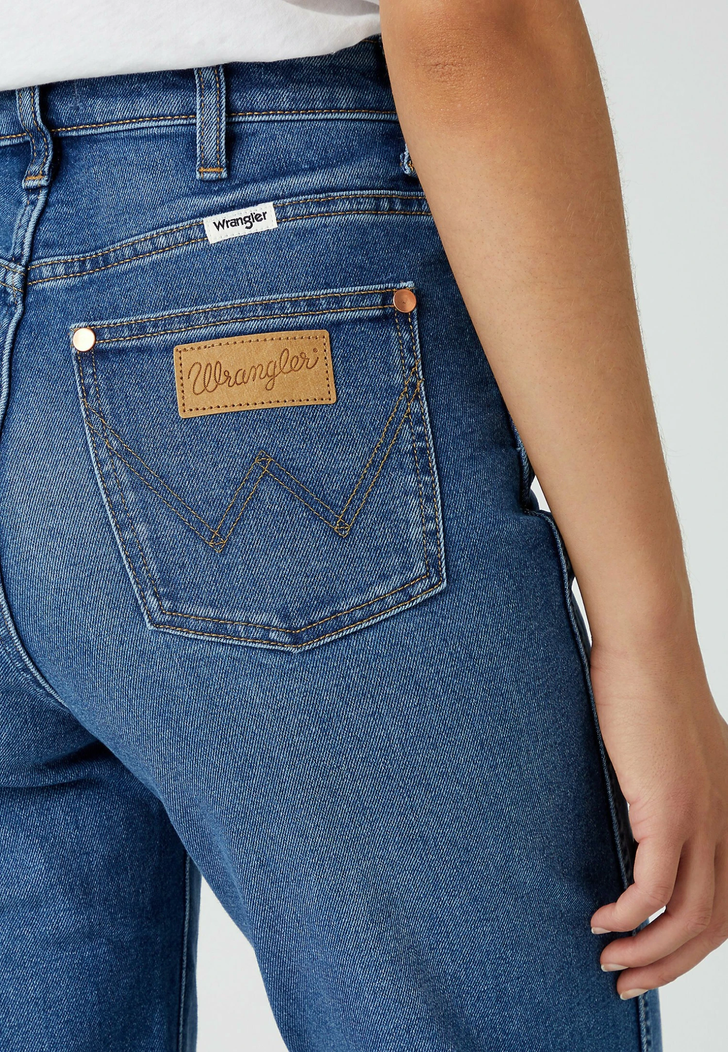 Wrangler MomJeans A SigarettaSmoke Sea Donna Jeans WR121N08H-K11 7 Wrangler MomJeans A SigarettaSmoke Sea Donna Jeans WR121N08H-K11 - immagine 5