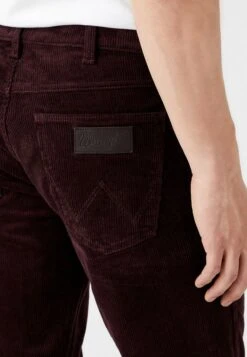 Wrangler Greensboro CorduroyPantaloniFudge Uomo Pantaloni WR122E014-G11 -Wrangler 940f073d19c2468dae0bd8d6d05dbd51