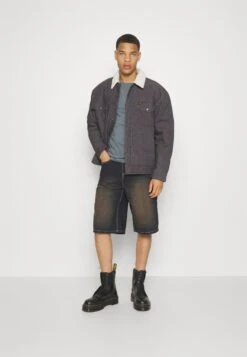 Wrangler Antifit SherpaGiacca InvernaleFaded Black Uomo Giacche WR122T03O-Q11 -Wrangler 9858b6f20f8048c19f1245052bc3bbea