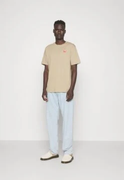 Wrangler Sign Off TeeT-Shirt BasicChinchilla Uomo T-shirt E Polo WR122O06P-B11 -Wrangler a615f353819a483cb9a936f8548c4126