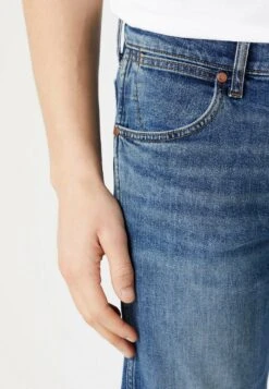 Wrangler GreensboroJeans A SigarettaWorkers Wash Uomo Jeans WR122G02Y-K47 11 Wrangler GreensboroJeans A SigarettaWorkers Wash Uomo Jeans WR122G02Y-K47 -Wrangler a981cd38c1a7459f8485e400b3bf0fcd