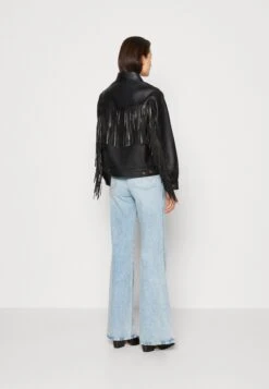 Wrangler Wild Fringe JacketGiacca Di PelleBlack Donna Giacche E Blazer WR121G03I-Q11 -Wrangler ae6cfdb04ed147f7aadc89388cb4b58f