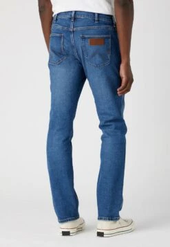 Wrangler GreensboroJeans A SigarettaNeptun Uomo Jeans WR122G0CD-K11 -Wrangler b0ff25dcfa664f34835255fcf1b5633c