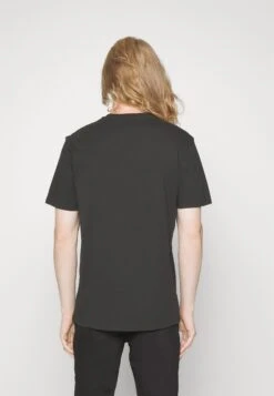 Wrangler Americana TeeT-Shirt Con StampaFaded Black Uomo T-shirt E Polo WR122O064-Q12 9 Wrangler Americana TeeT-Shirt Con StampaFaded Black Uomo T-shirt E Polo WR122O064-Q12 -Wrangler b3d4a82c4df54fa49fa9c9c623cd1ea9