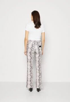 Wrangler Westward - Jeans A Zampa - Pink 10 Wrangler Westward - Jeans A Zampa - Pink -Wrangler c8756f3c2d13423ea68f72755d783f71