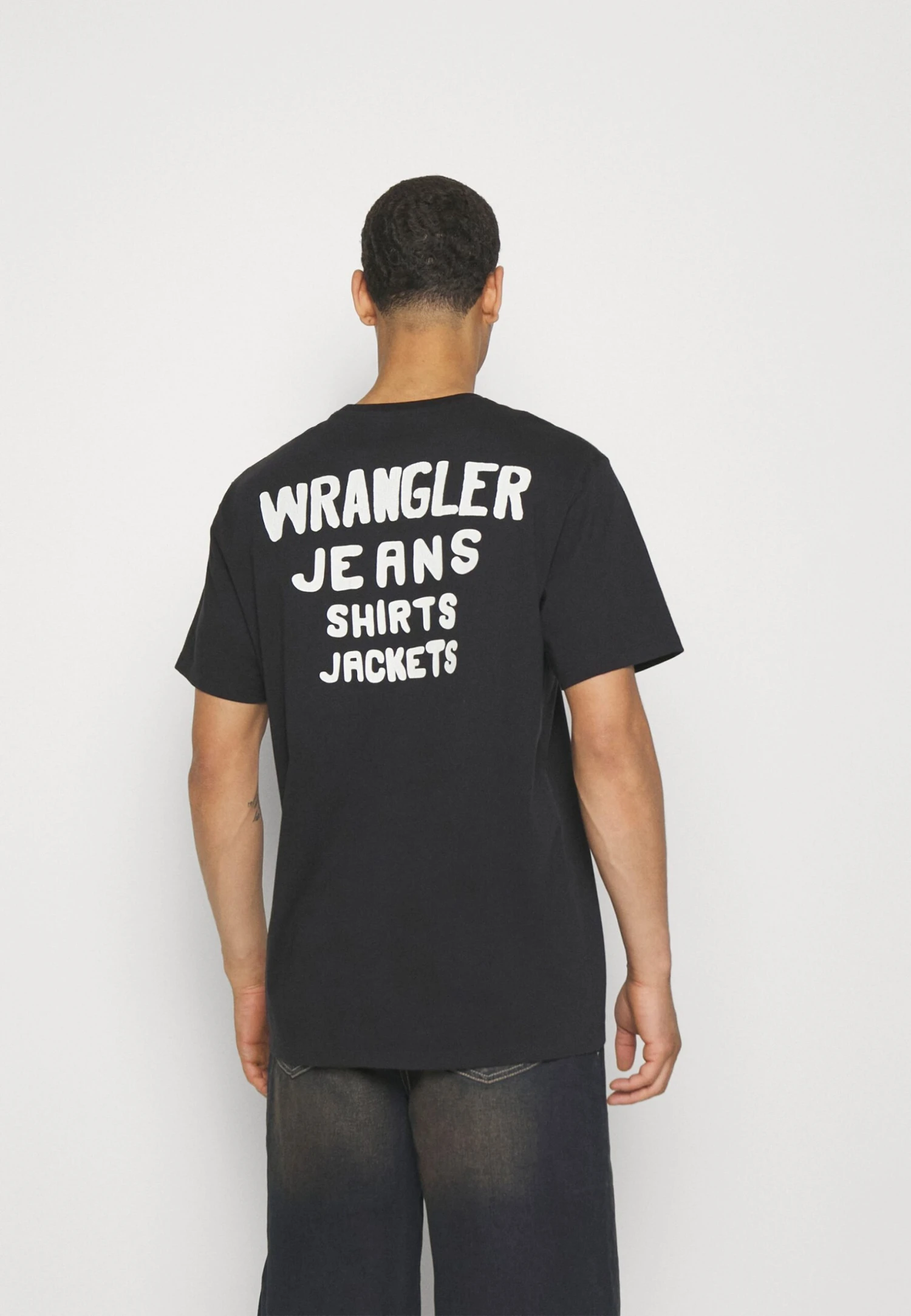 Wrangler Branded TeeT-Shirt Con StampaBlack Uomo T-shirt E Polo WR122O07G-Q12 3 Wrangler Branded TeeT-Shirt Con StampaBlack Uomo T-shirt E Polo WR122O07G-Q12