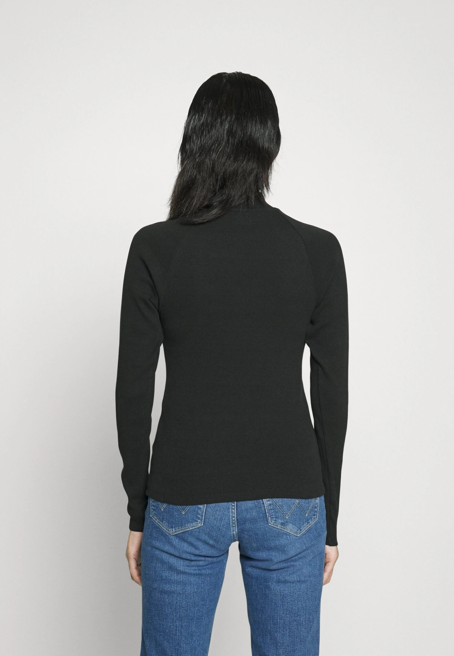 Wrangler Baby TeeMaglioneBlack Donna Maglieria WR121D05W-Q11 5 Wrangler Baby TeeMaglioneBlack Donna Maglieria WR121D05W-Q11 - immagine 3