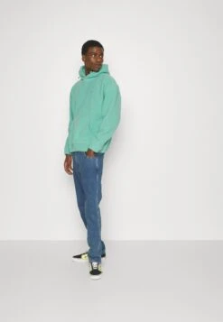 Wrangler Greensboro - Jeans A Sigaretta - Blue Denim -Wrangler e57543a8b51c405d8414a93ef1141cea