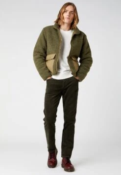 Wrangler GreensboroJeans A SigarettaMilitare Green Uomo Jeans WR122E01C-N11 9 Wrangler GreensboroJeans A SigarettaMilitare Green Uomo Jeans WR122E01C-N11 -Wrangler f2dd278501a64336b976e81f84f0dc45