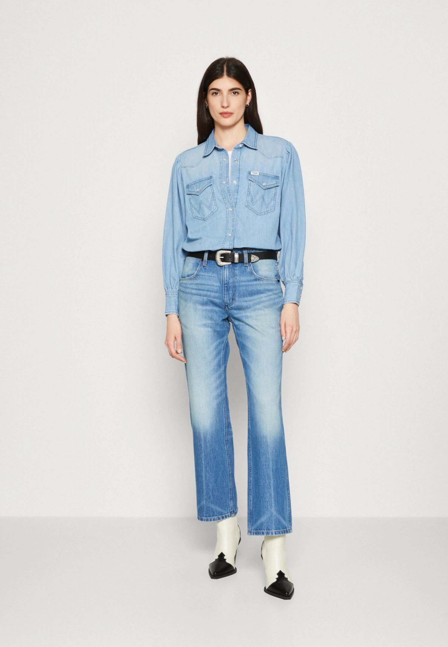 Wrangler Balloon Sleeve ShirtCamiciaScare Crow Donna Camicie E Bluse WR121E05X-K11 4 Wrangler Balloon Sleeve ShirtCamiciaScare Crow Donna Camicie E Bluse WR121E05X-K11 - immagine 2