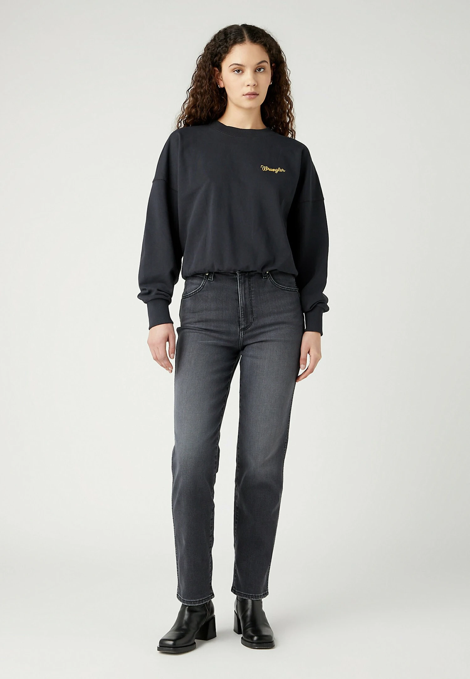 Wrangler RelaxedFelpaFaded Black Donna Felpe WR121J02W-Q11 4 Wrangler RelaxedFelpaFaded Black Donna Felpe WR121J02W-Q11 - immagine 2